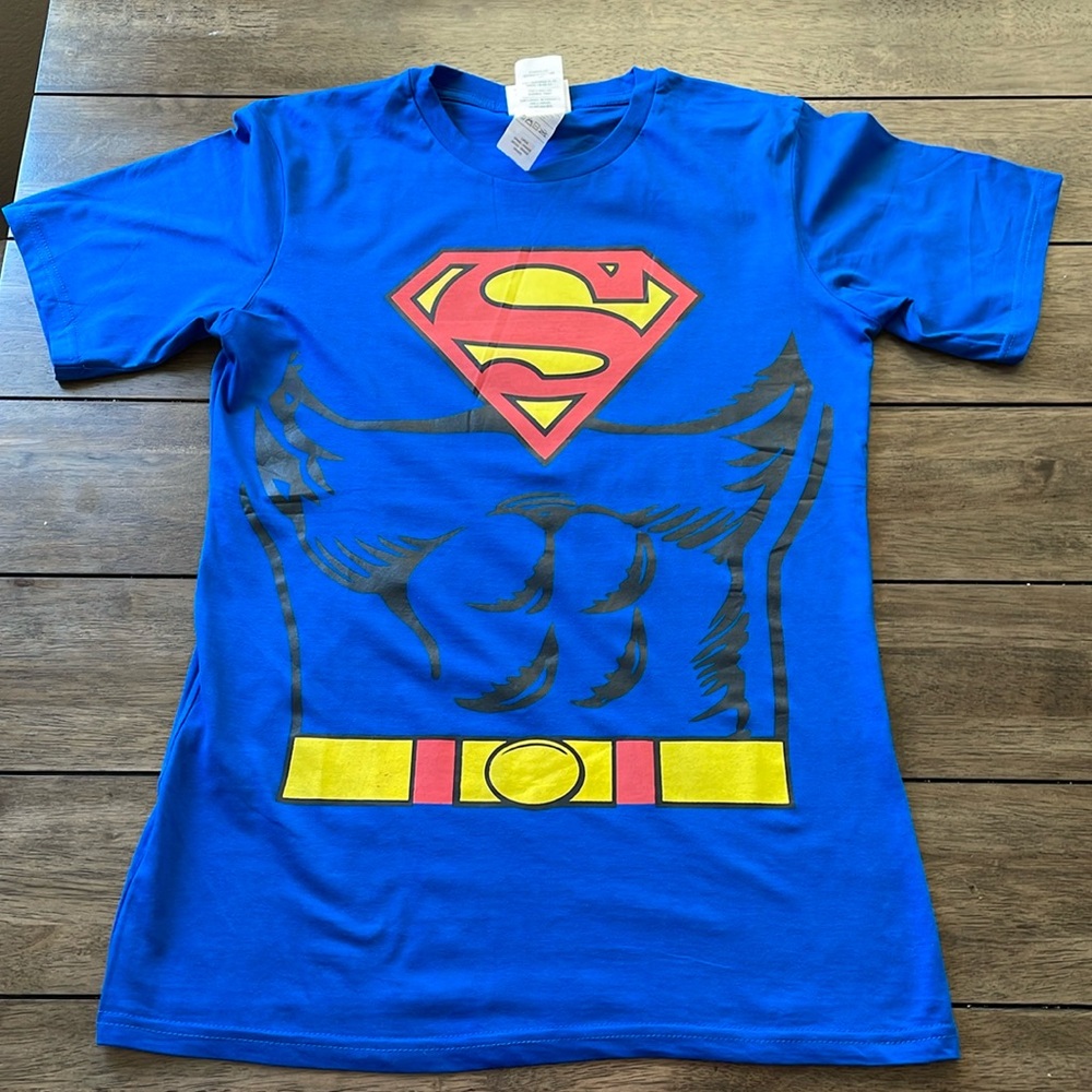 Super Man T-Shirt with Red Velcro Cape, Size Mens L, Used 19inch Wide 29 Length